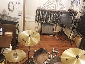 Bスタジオのドラム
